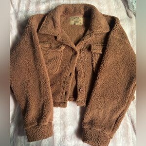 Cropped fuzzy brown Sherpa jacket